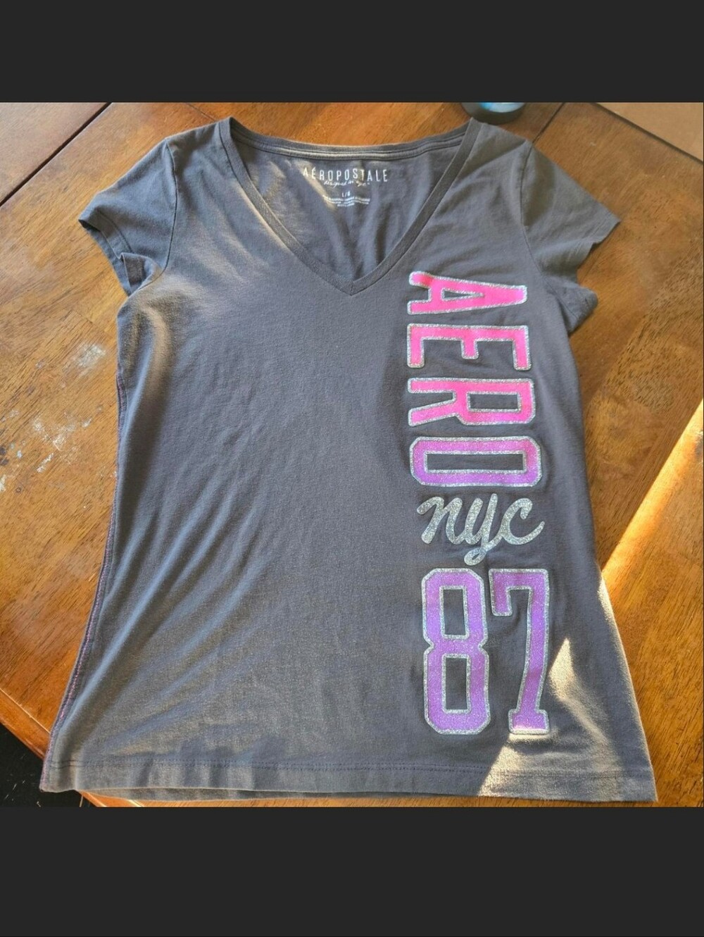 Aeropostale Graphic Short Sleeve V Neck Tee Size Large